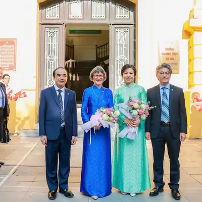 TRƯỜNG ĐẠI HỌC DƯỢC HÀ NỘI – TỰ HÀO DI SẢN, LAN TỎA TÌNH HỮU NGHỊ VIỆT NAM – THỤY SĨ